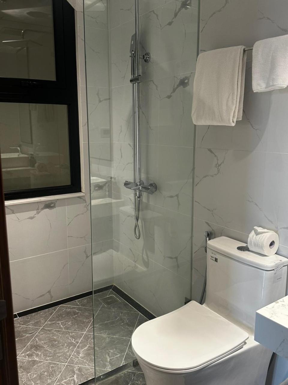 Eco Nest Hotel & Apartment Hanoi Bagian luar foto